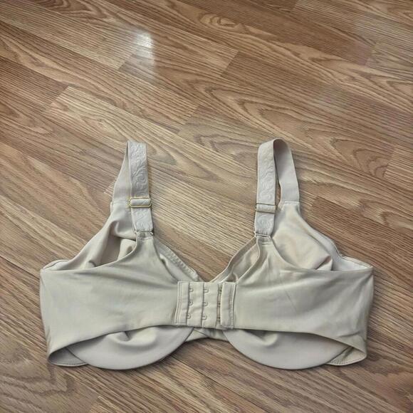 Lilyette Bra Size 38DD - Picture 3 of 7